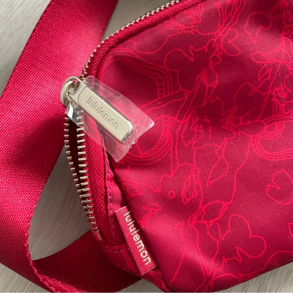 NWT Lululemon Lunar New Year Everywhere Belt Bag 1L, Year of the Snake Red - Picture 8 of 11